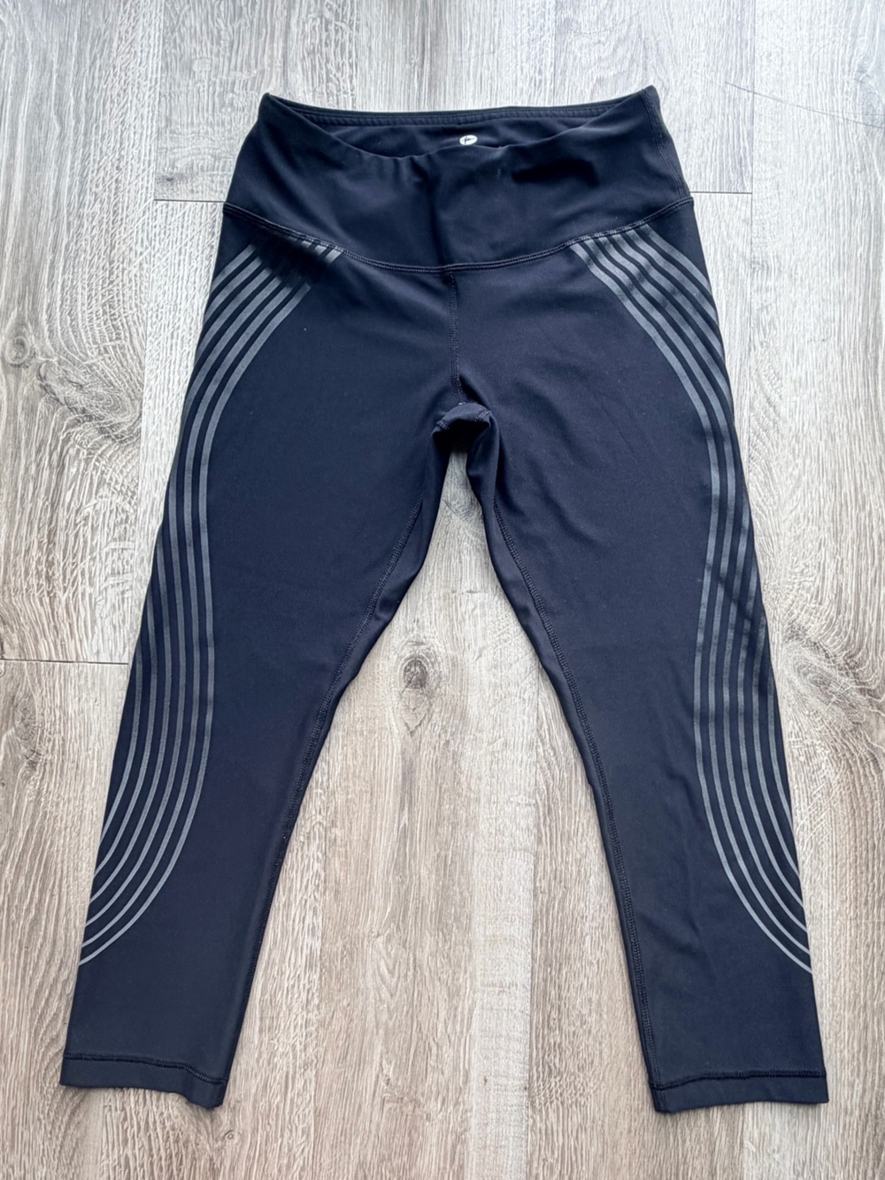 90 Degree By Reflex Black Athletic Leggings with Gray Logo Print